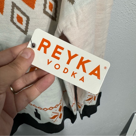 NWT Tipsy Elves Reyka Vidka sweater large - Picture 4 of 7